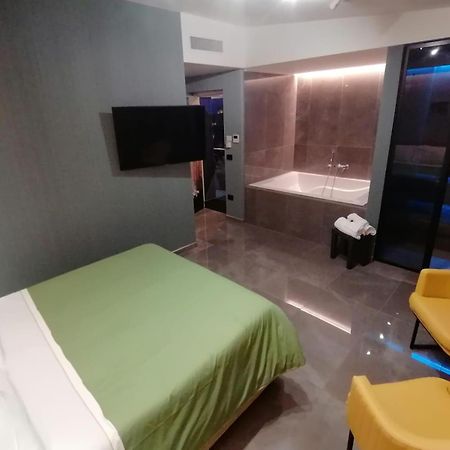 Hotel Xbusiness Nola Esterno foto