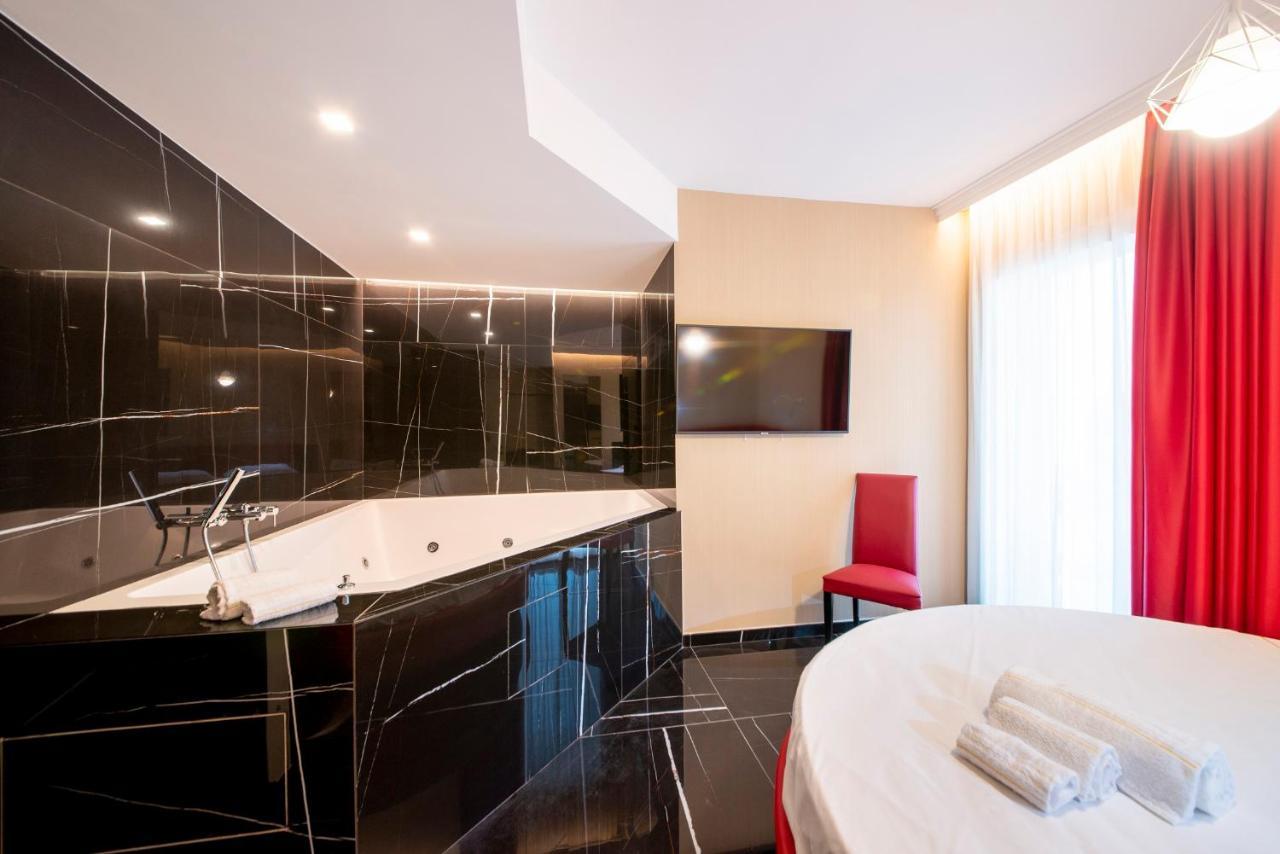 Hotel Xbusiness Nola Esterno foto