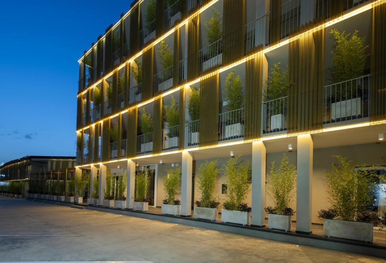 Hotel Xbusiness Nola Esterno foto
