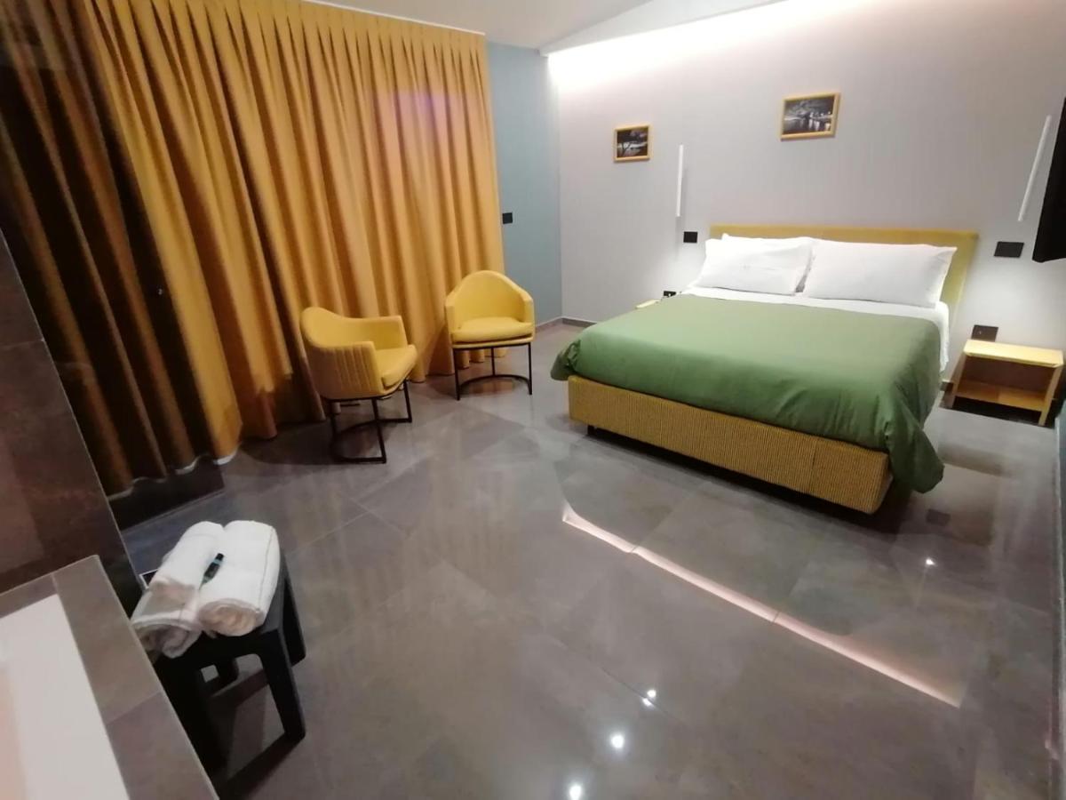 Hotel Xbusiness Nola Esterno foto
