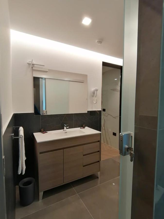 Hotel Xbusiness Nola Esterno foto
