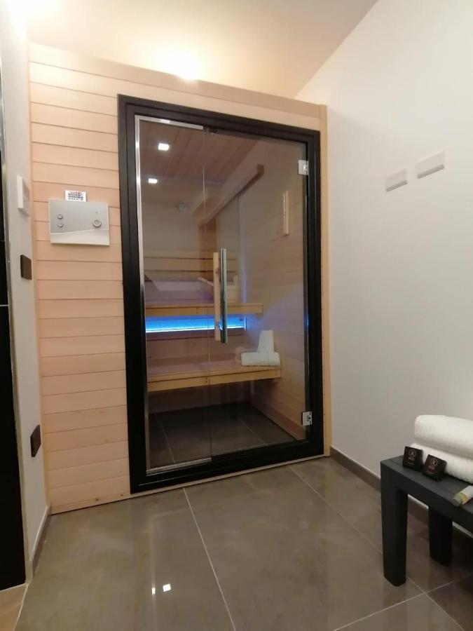 Hotel Xbusiness Nola Esterno foto